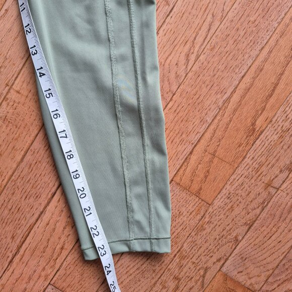 Athleta Ultimate Stash Tight II 7/8 Tight Legging Large - Picture 14 of 15